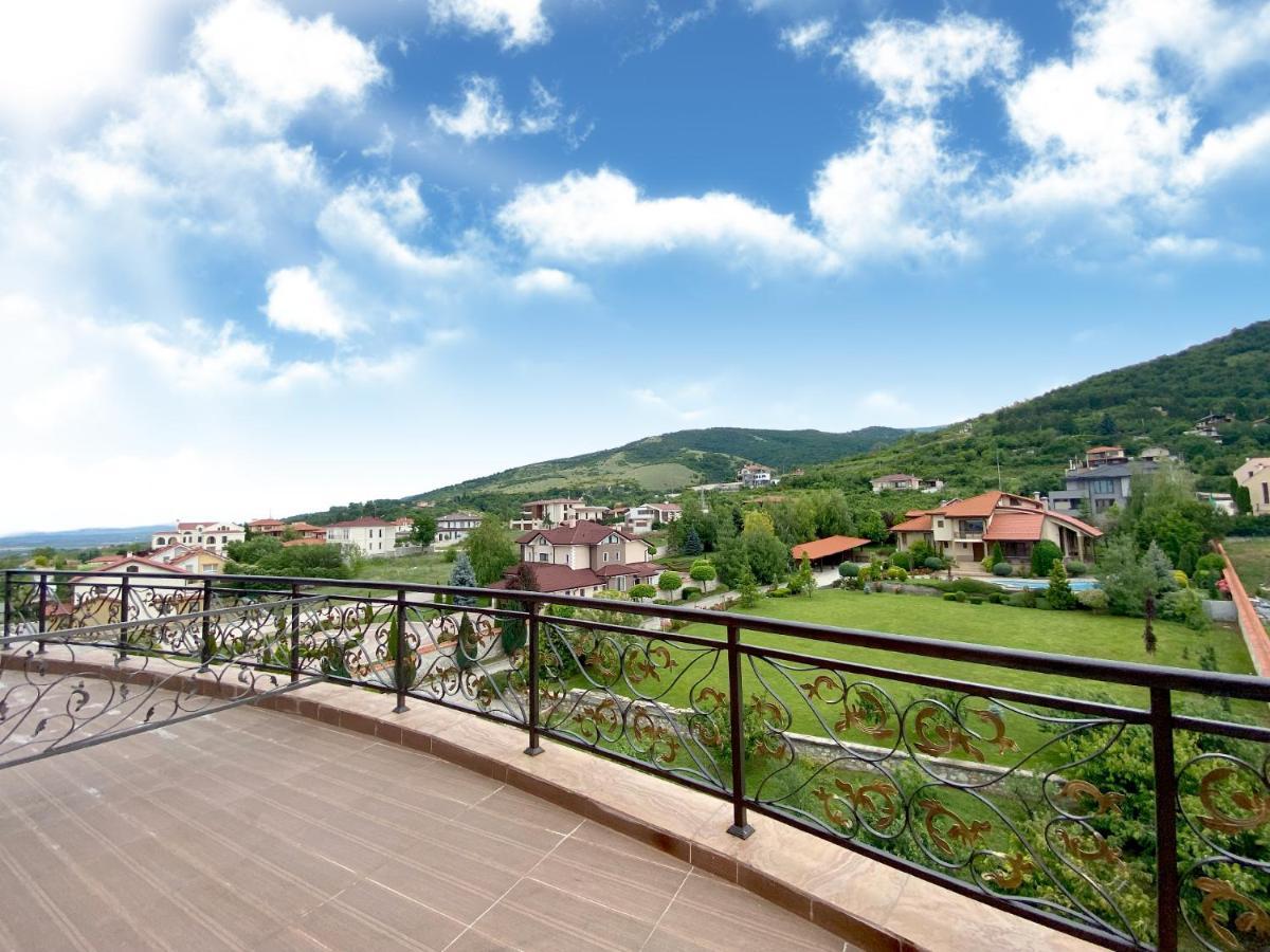 Alchemist Residence Von Goldenburg Belashtitsa Bagian luar foto