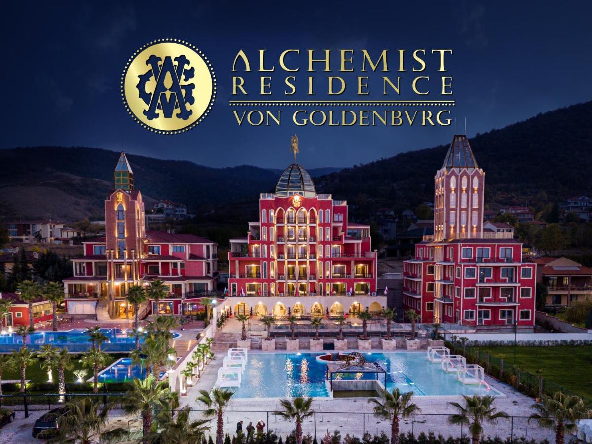 Alchemist Residence Von Goldenburg Belashtitsa Bagian luar foto
