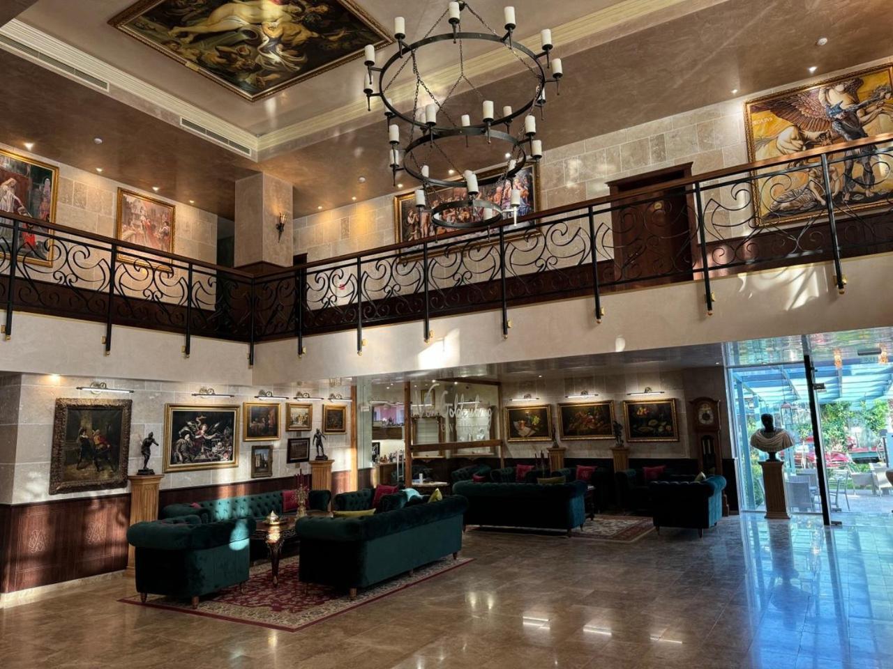Alchemist Residence Von Goldenburg Belashtitsa Bagian luar foto