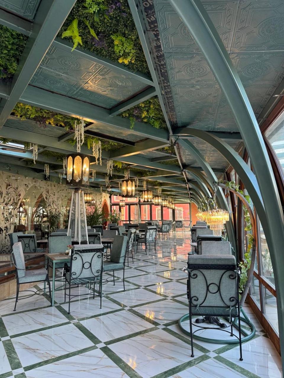 Alchemist Residence Von Goldenburg Belashtitsa Bagian luar foto